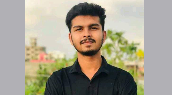 বন্যা নিয়ে সতর্ক করে নিজেই ভেসে গেলেন